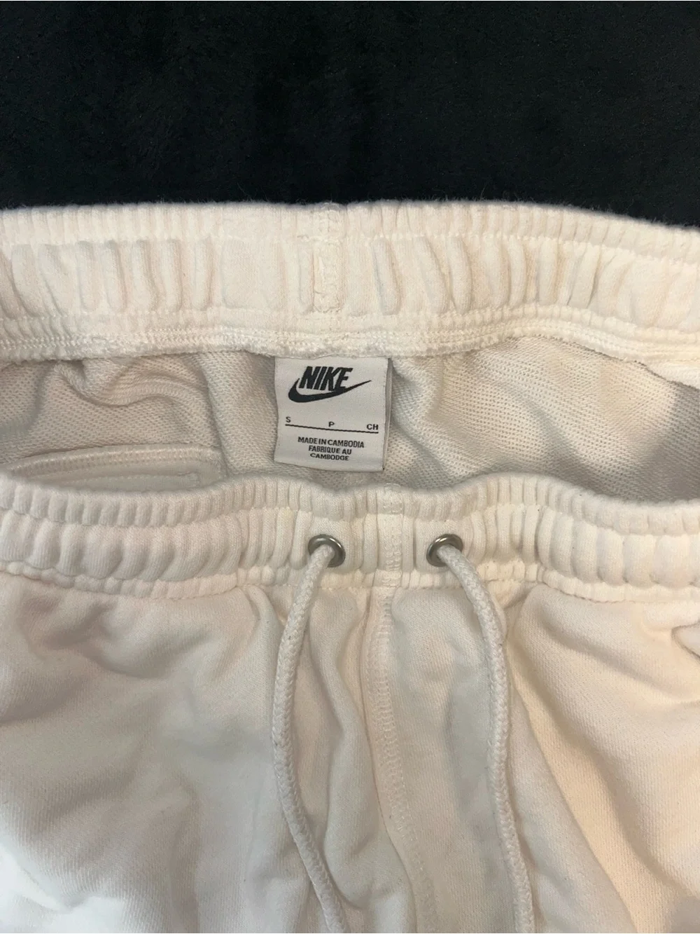 Nike Club Flow Black Logo Fleece Off White Shorts 5 In Men Size Small FN3520-133